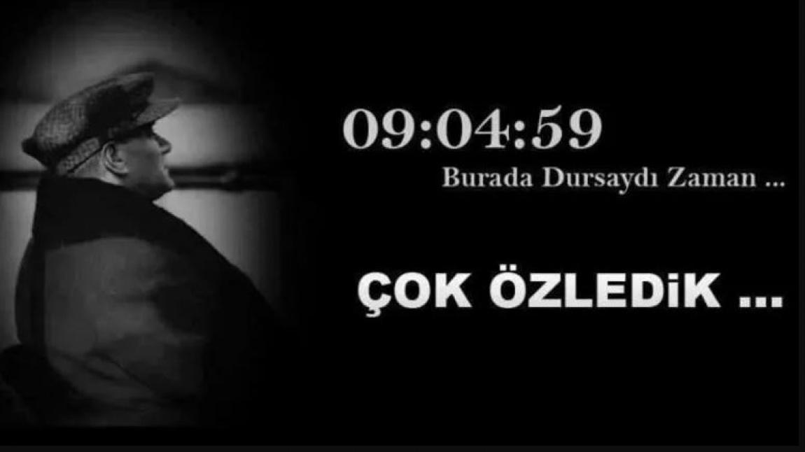 Türkiye Cumhuriyeti'nin kurucusu ebedi başkomutan Mustafa Kemal Atatürk'ü vefatının yıl dönümünde saygı ve özlemle anıldı.
